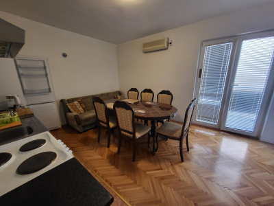 Furnished two bedroom apartment on quiet location in center